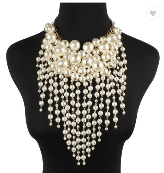 Jewelry - Necklace - Chunky Pearl Drop